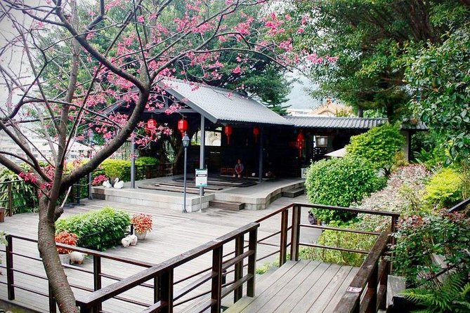 Taipei Day Tour including Taipei 101, Din Tai Fung and Hot Spring Experience - A private bath in Beitou