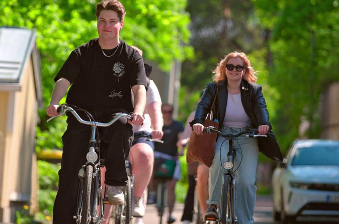 Tampere Scenic Bike Tour with Sauna and Local Flavors - Pyynikki Park and the observation tower