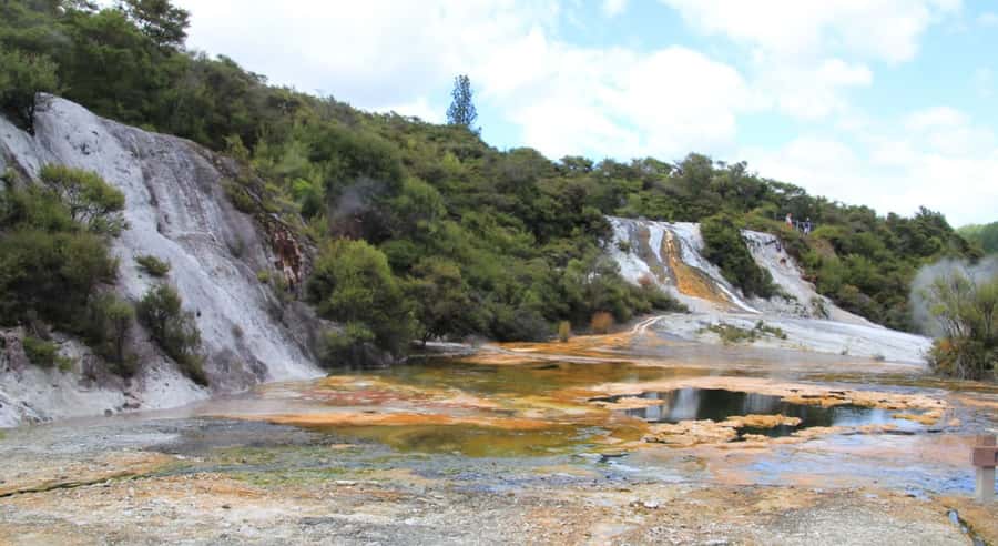 Taupo: Orakei Korako Geothermal Park and Cave Entry Ticket - Ruatapu Cave and the 35-meter drop
