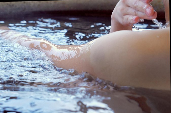 Tokyo Local Tattoo Friendly Public Bath Experience - What the bath itself feels like