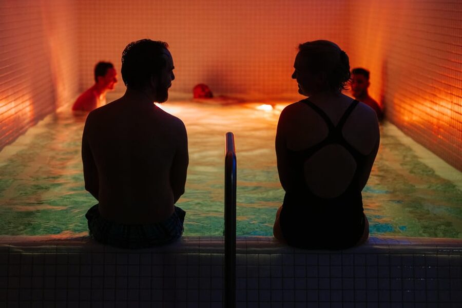 Tromsø: Spa/Pool with Bath, Sauna and Outdoor Heated Pool - Getting there from central Tromsø