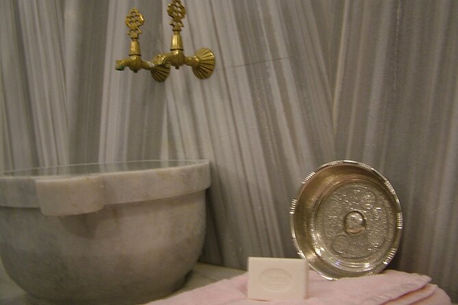 Turkish Bath with Oil Massage - A 30-minute oil massage to finish