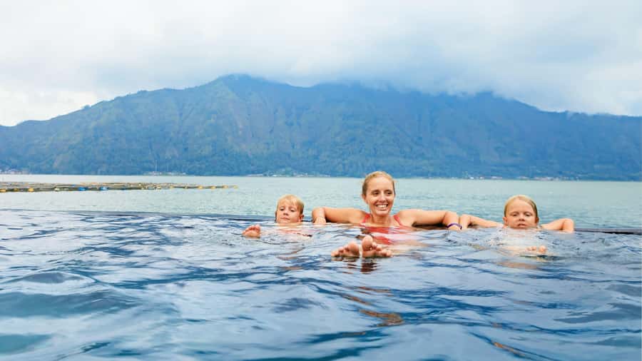 Ubud & Volcano Hot Springs Tours - Ubud Palace and market: a quick introduction