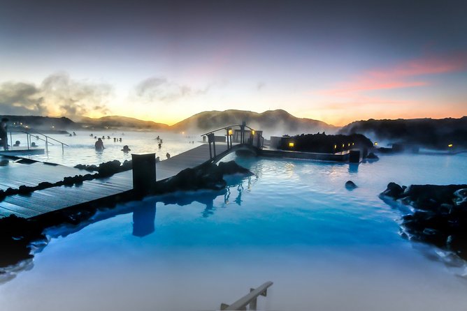 Unique bathing in an Icelandic hot springs at the Blue Lagoon - Leaving Reykjavik for the lagoon