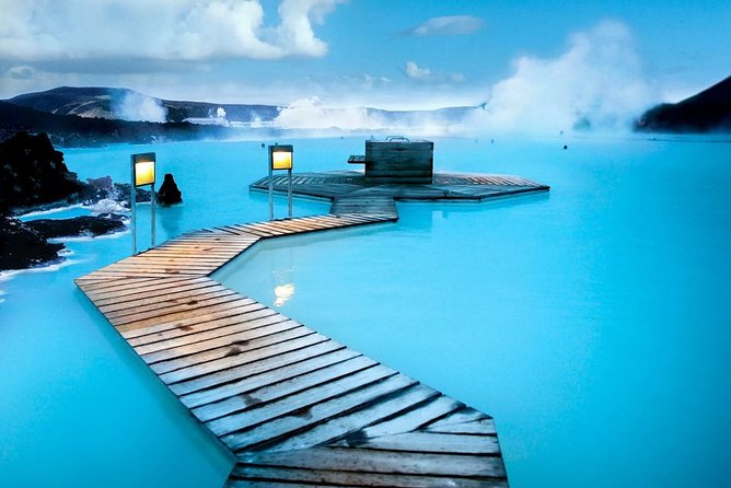 Unique bathing in an Icelandic hot springs at the Blue Lagoon - Practical details before you book