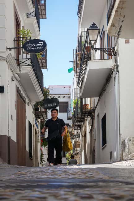 Valencia: Montanejos Hot Springs Tour + Salto De la Novia Waterfall - What the guides add to the day