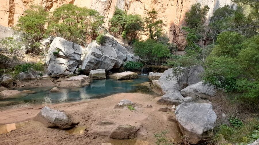 Valencia: Private Hiking in Montanejos with Thermal Springs - The Descent Requires Care