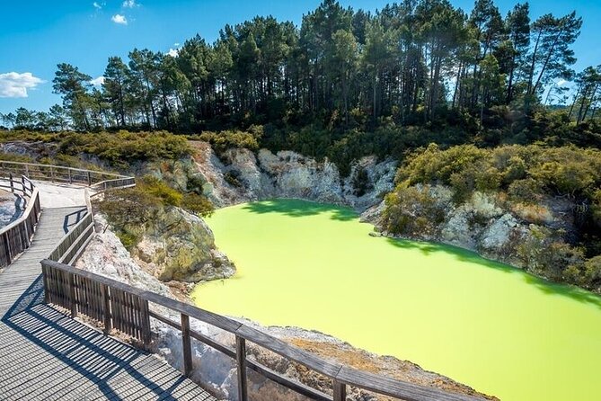 Wai-O-Tapu Geothermal Valley, & Hot River - Why Wai-O-Tapu is worth the long ride