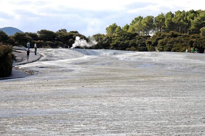 Wai-O-Tapu Geothermal Valley, & Hot River - Who will enjoy this day most