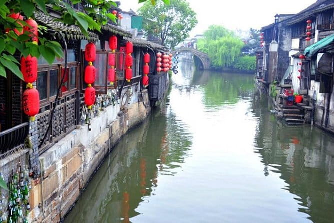 Xitang Water Town Private Tour from Shanghai with Hot Spring Spa Experience - Entering Xitang, the old water town