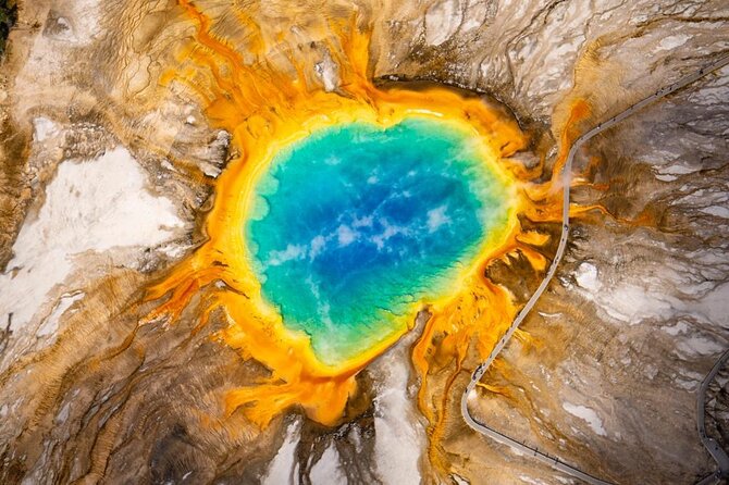 Yellowstone Lower Loop Tour | Wildlife & Hot Springs | PRIVATE - West Thumb beside Yellowstone Lake