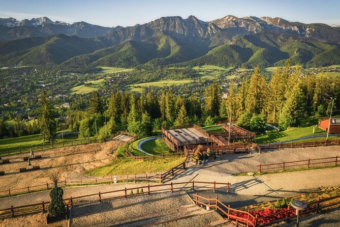 Zakopane Private day trip from Krakow with Hot Springs, cable Car - Chochołów and the 200-year-old woodcarver’s home